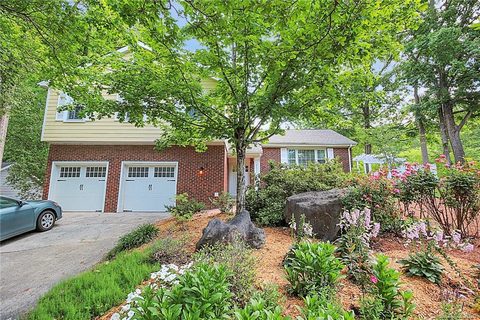 4021 Waterford Drive