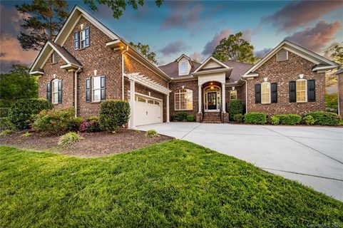 1003 Stonehill Lane