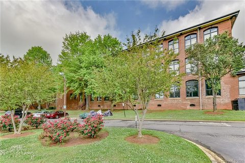 201 230 S Hoskins Road sold home in Foxridge, Charlotte, NC