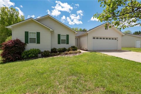 118 Freshfield Drive sold home in Meadowcreek Estates, Hudson, NC