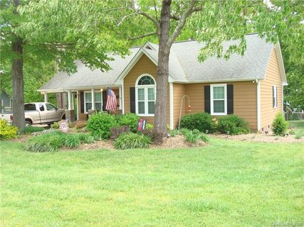 102 Red Oak Court