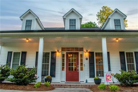 216 Spaniel Drive