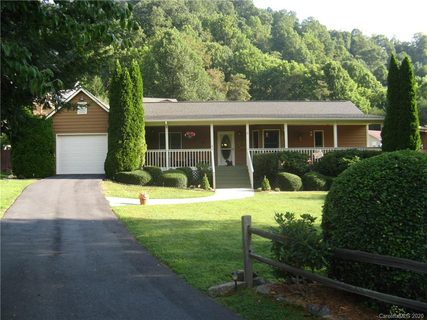 11 Garden Court