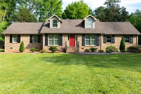 1051 Meadow Lakes Road sold home in Meadow Lakes I, Rock Hill, SC