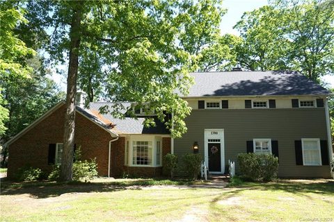 1700 Quail Lake Drive sold home in Quail Hollow, West Columbia, SC