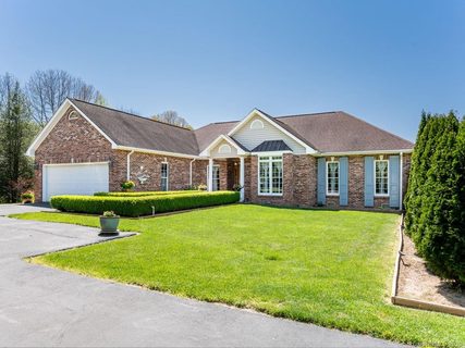 41 Tudor Lane sold home in Laurel Oaks, Hendersonville, NC