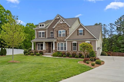 102 Farm Knoll Way