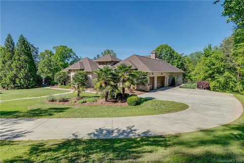 2601 Cozy Cove Drive