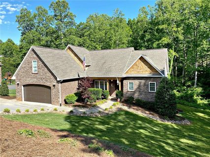 1122 Waterford Drive