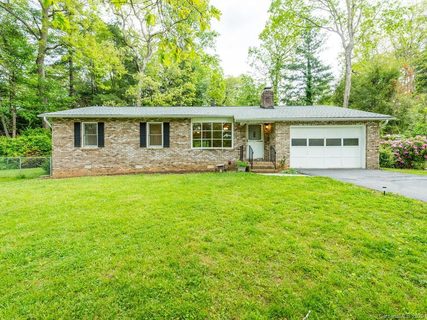 119 Cannon Drive sold home in Cannon Woods, Hendersonville, NC