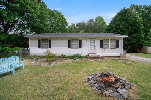 1150 Farewell Drive sold home in Ragan Woods, Gastonia, NC