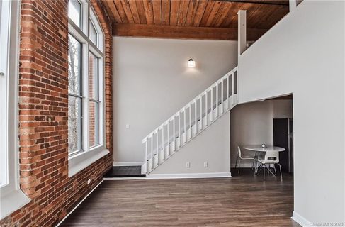 201 S Hoskins Road 211 sold home in Foxridge, Charlotte, NC