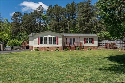 6900 Navajo Trail sold home in Land Harbor, Sherrills Ford, NC