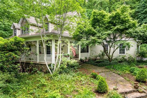121 Rathfarnham Circle sold home in Rathfarnham, Asheville, NC