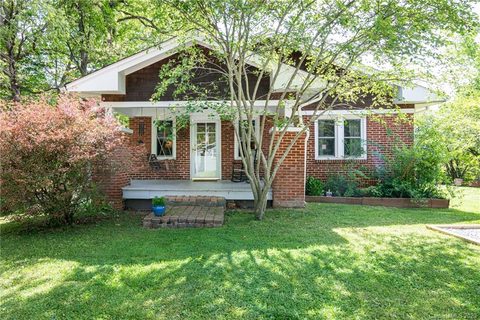 44 Laurel Loop