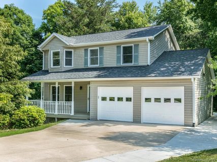 40 Sweetbriar Court sold home in Sweetbriar Grove, Asheville, NC