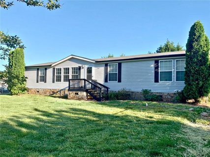 1105 Smyre Farm Road sold manufactured home in Sterling Ridge, Newton, NC