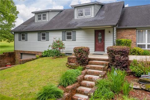 1331 Chestnut Gap Road sold home in Alpine Woods, Hendersonville, NC