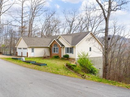 91 Windy Park Way sold home in Windwood Park, Candler, NC