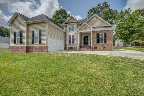 1218 Laurel Woods Drive