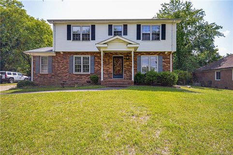 5915 Red Carriage Lane