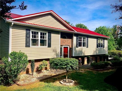 1740 Acorn Avenue sold home in Shady Oaks, Hudson, NC