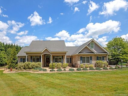 224 Baldwin Road sold home in Rancho La Mirage, Arden, NC