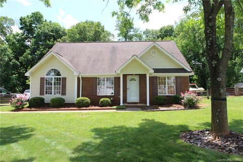 2323 River Chase Drive sold home in River Chase, Monroe, NC