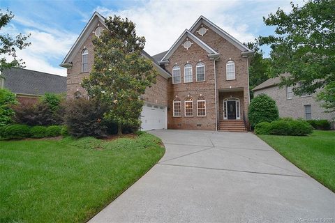 11670 James Richard Drive sold home in Vanderbilt At Providence, Charlotte, NC