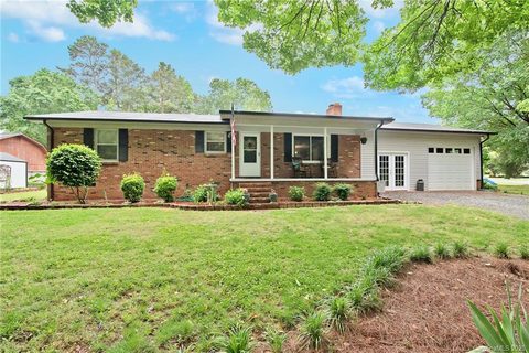 265 Stonewall Circle sold home in Shenandoah Park, Concord, NC