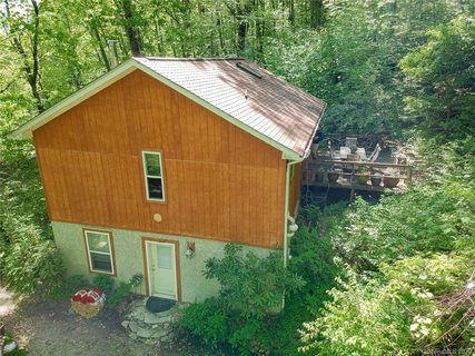 192 Crystal Falls Drive sold home in Crystal Falls, Fairview, NC