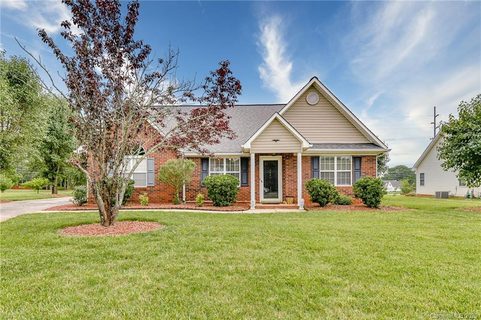 2440 Hunters Way sold home in River Chase, Monroe, NC