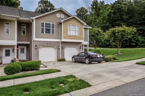 106 Sherman Oaks Lane sold townhome in Sherman Oaks, Mooresville, NC