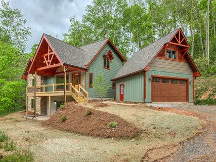 58 Flagstone Ridge sold home in Preserve at Chestnut Flats, Waynesville, NC