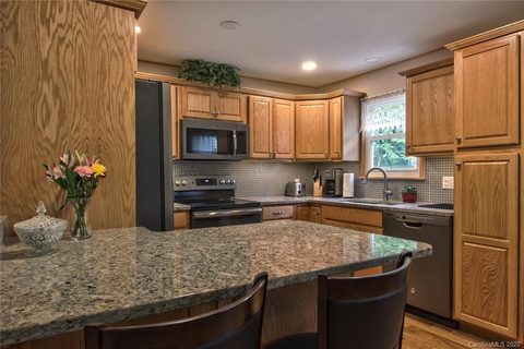 225 Fairway Lane B sold condo in Fairway Condominium, Spruce Pine, NC