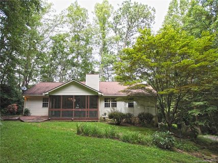 424 Hunters Glen Lane sold home in Hunters Glen, Hendersonville, NC