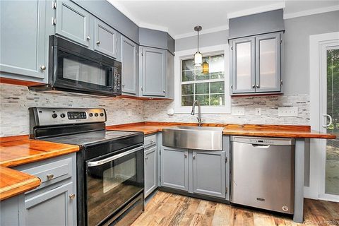 7428 Autumn Trail sold home in Autumn Glen, Charlotte, NC