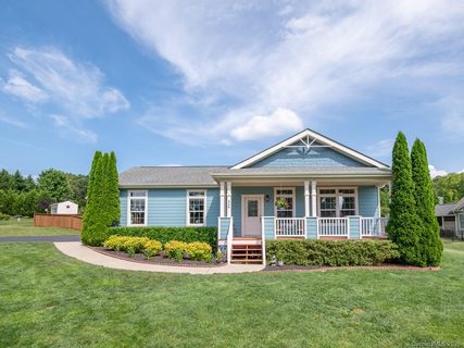 438 Oak Grove Road sold home in Christophers Crossing, Flat Rock, NC