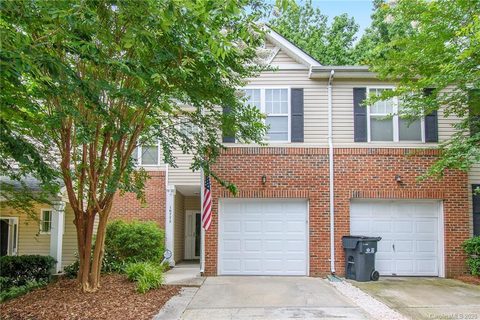 16775 Commons Creek Drive sold townhome in South Hampton, Charlotte, NC