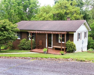 73 Beaverdam Heights Drive sold home in Beaverdam Heights, Canton, NC