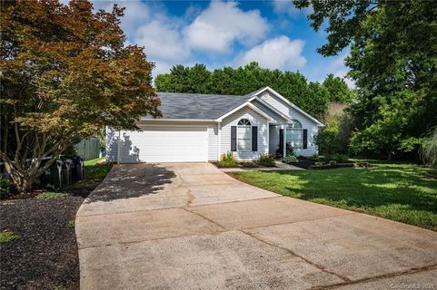 16639 Glenfurness Drive sold home in Norman Shores, Huntersville, NC