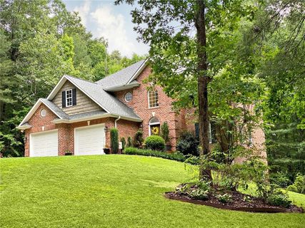 3622 Hollow Oak Lane sold home in Oakmont Estates, Lenoir, NC