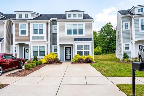322 Halton Crossing Drive sold townhome in Settlers Landing, Concord, NC