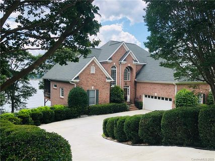 7116 Topsail Circle