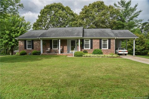 32 Knoll Ridge Drive