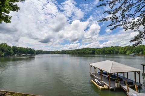 108 Deer Cove Lane