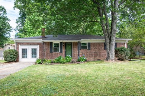 12 Woodhaven Drive