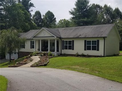 60 Apple Meadow Court sold home in Old Applewood Hollow, Hendersonville, NC