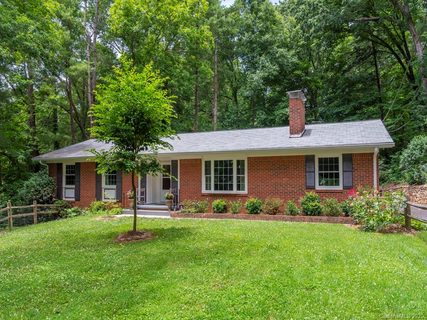 52 Woodbury Road