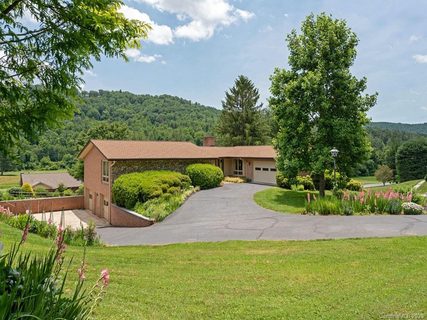 220 Northfield Court
